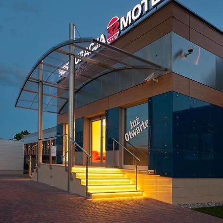 Restauracja 32 Motel Грифице Екстериор снимка