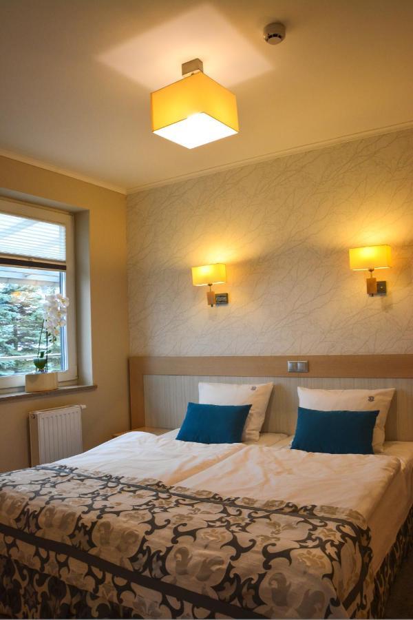 Restauracja 32 Motel Грифице Екстериор снимка