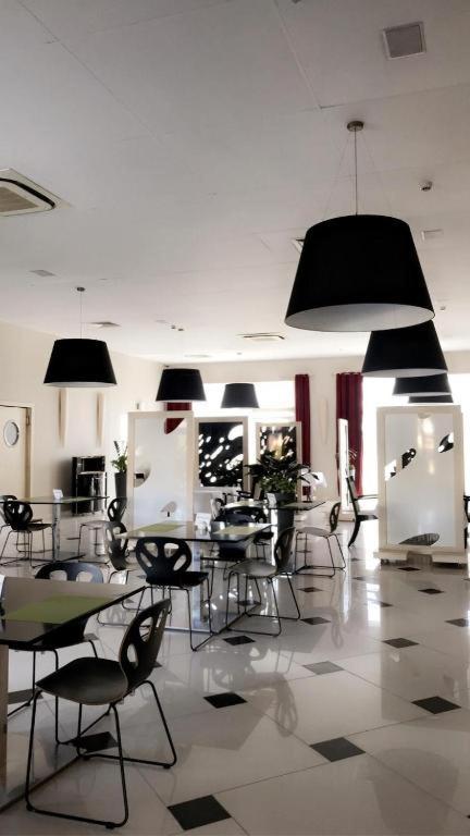 Restauracja 32 Motel Грифице Екстериор снимка