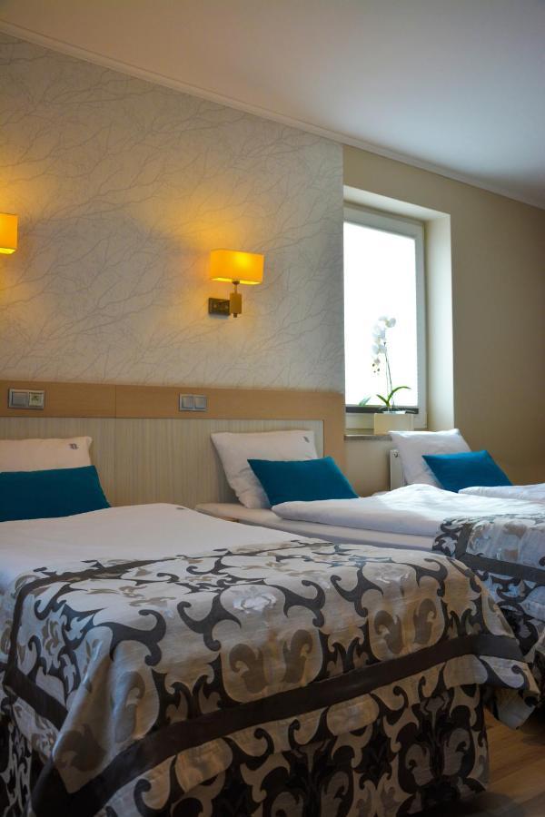 Restauracja 32 Motel Грифице Екстериор снимка
