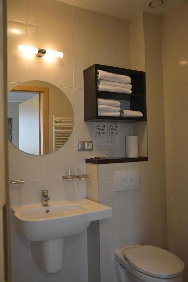 Restauracja 32 Motel Грифице Екстериор снимка